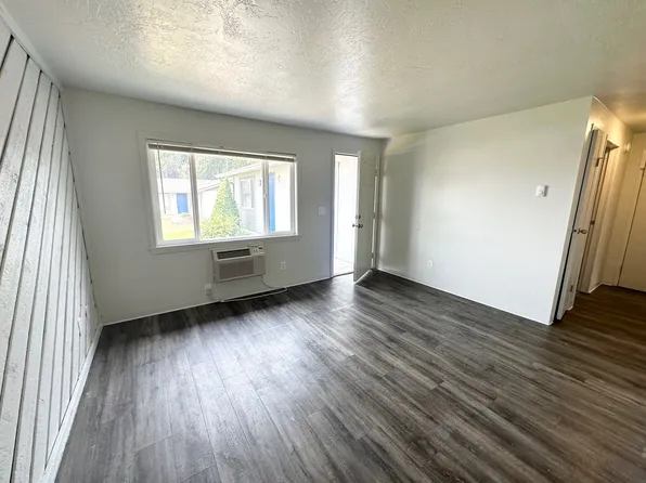 207 Indiana, 207 N Indiana Ave #2, Caldwell, ID 83605