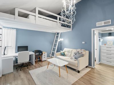 1000 W 26th St APT 204, Austin, TX, 78705