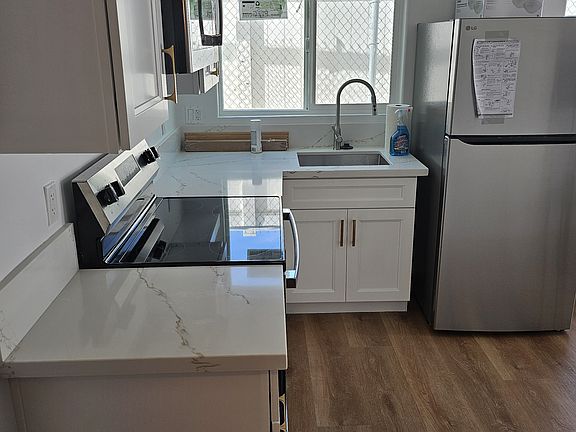 4th image of 6442 Jumilla Ave