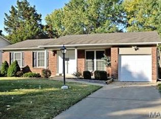 405 Stephanie Ln, Ballwin, MO