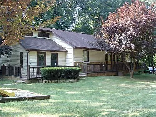 1125 Lakeside Dr photo 1