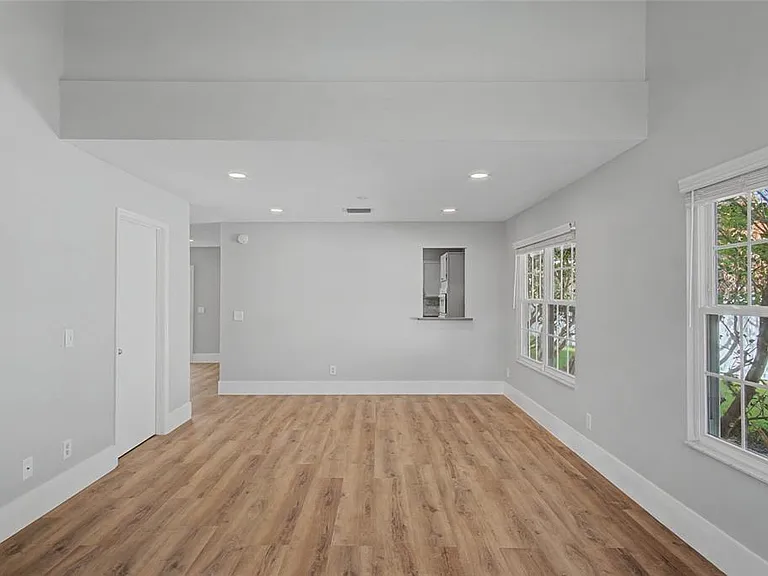 11462 Commercial St — Photo 19