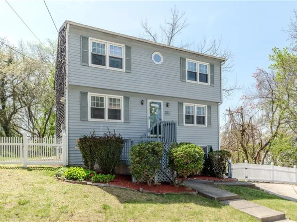 23 Oak Grove Blvd, North Providence, RI 02911