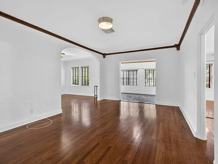 616 Upland Rd — Photo 5