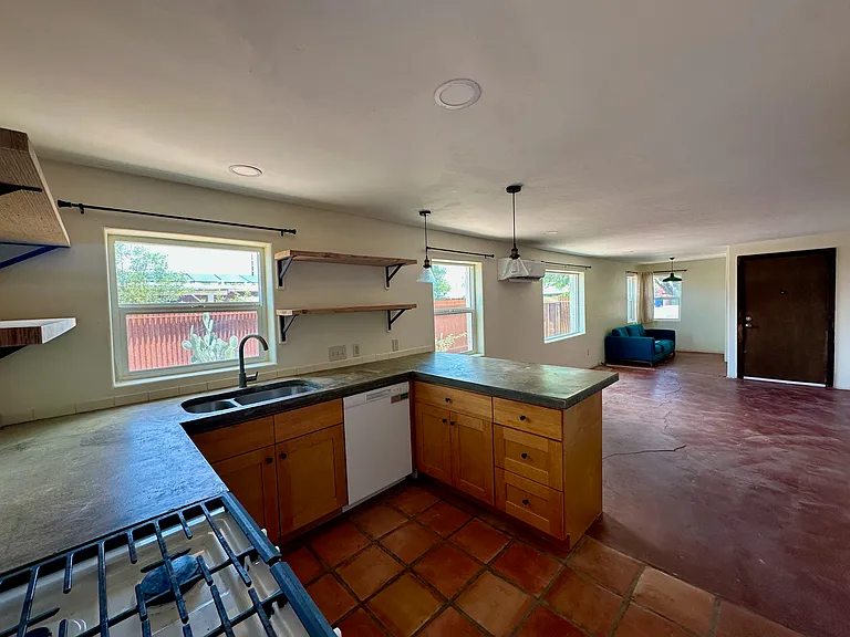 1231 N Belvedere Ave — Photo 1