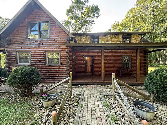 3rd image of 239 Hilliard Rd