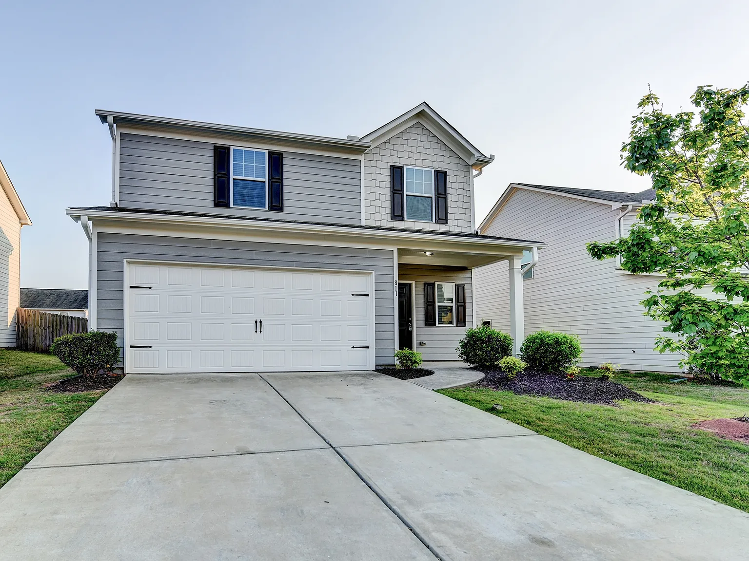 4 bed, 2.5 bath, 2000 sqft, $1,850 — Photo 3