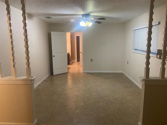 5th image of 10919 Gulfdale Dr