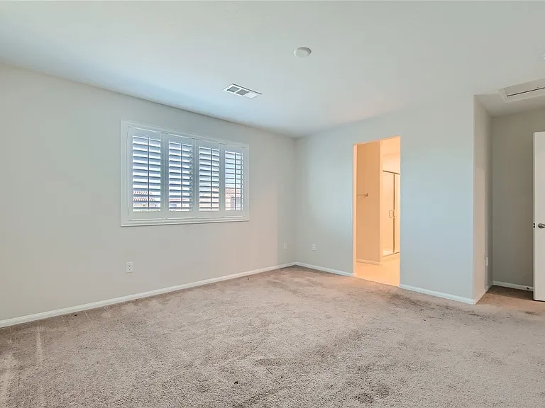 17 Pivot Ave — Photo 11