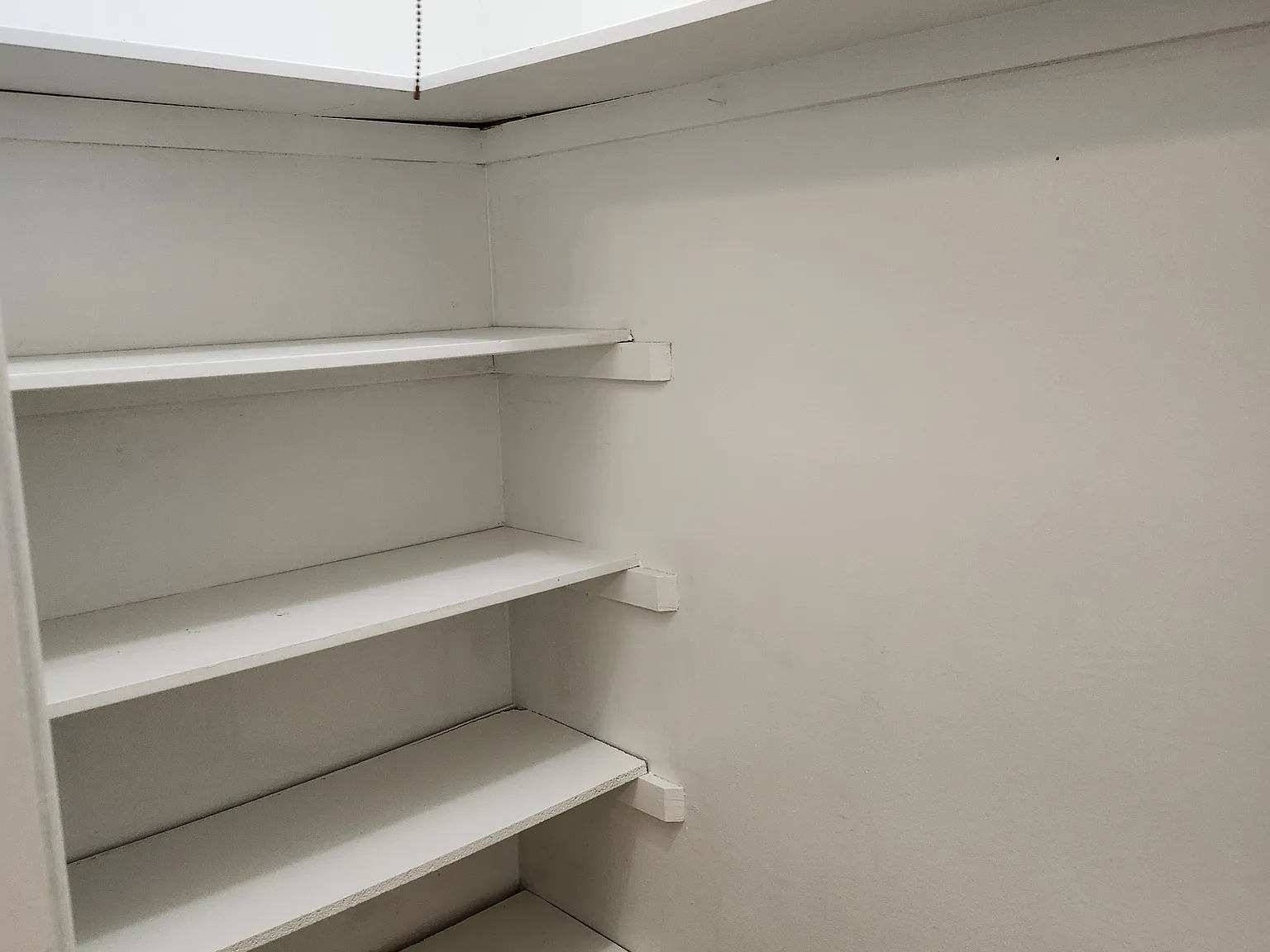 2 bed, 650 sqft, $550 — Photo 3
