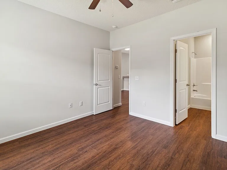 905 Olmstead Ave — Photo 27
