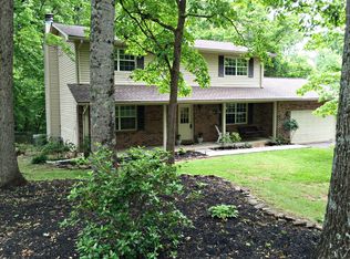 1065 W Outer Dr, Oak Ridge, TN 37830