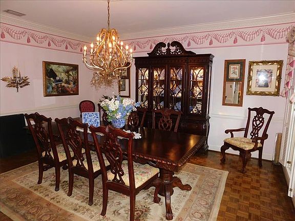 Beautiful formal Dining room