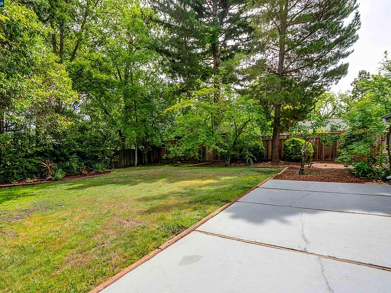 378 Verona Ave — Photo 13
