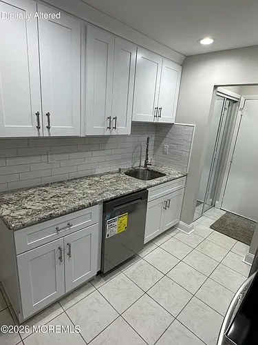 35 Amberly Dr #J Photo 1