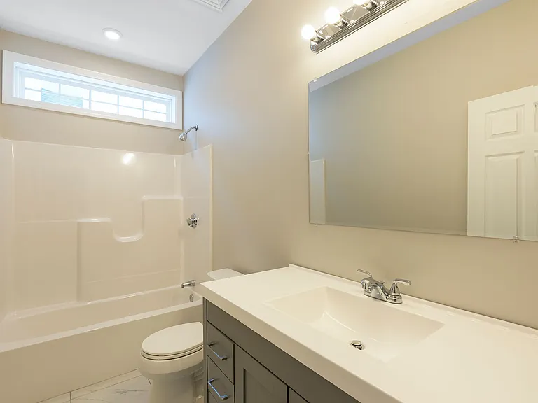 445 Admiral St — Photo 13