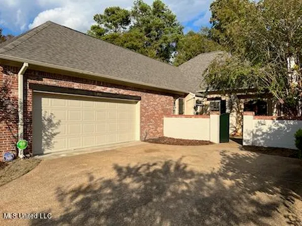 708 Versailles Dr, Ridgeland, MS 39157