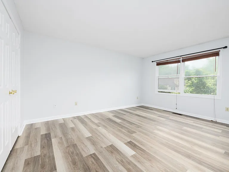 77 Bunker Hill Ct — Photo 5