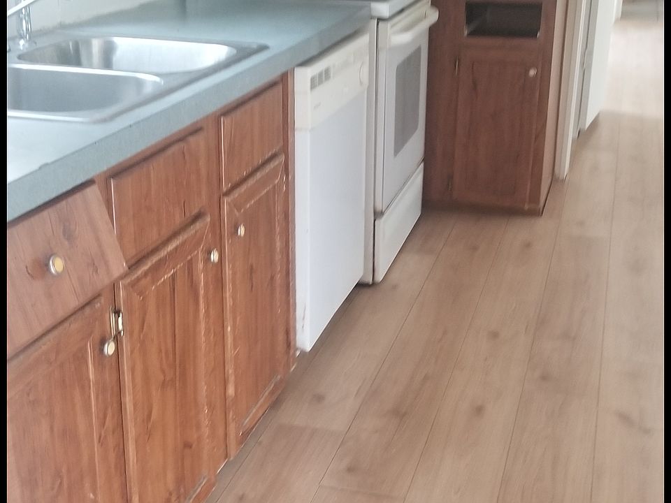 2nd image of 562 Sanders Rd