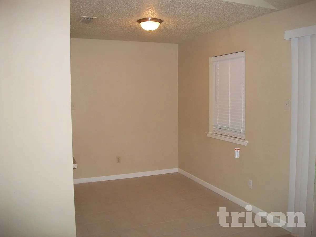 Building Photo - 3307 Hummingbird Ln