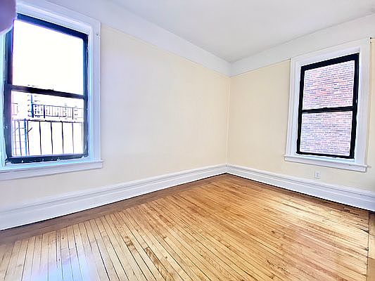 2nd image of 160 Claremont Ave APT 5J
