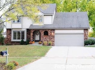 10584 Clark St, Clive, IA 50325