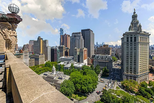 Sold by Douglas Elliman | media 14