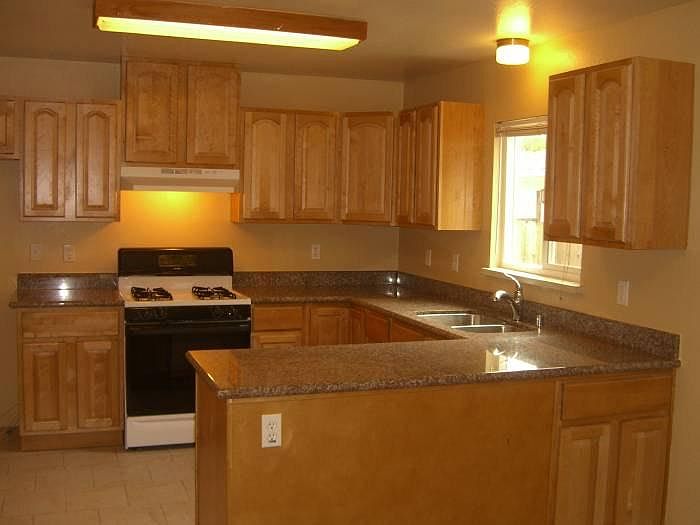 1st image of 2864 Sargent Ave