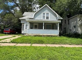 415 E 9th St, Waterloo, IA 50703
