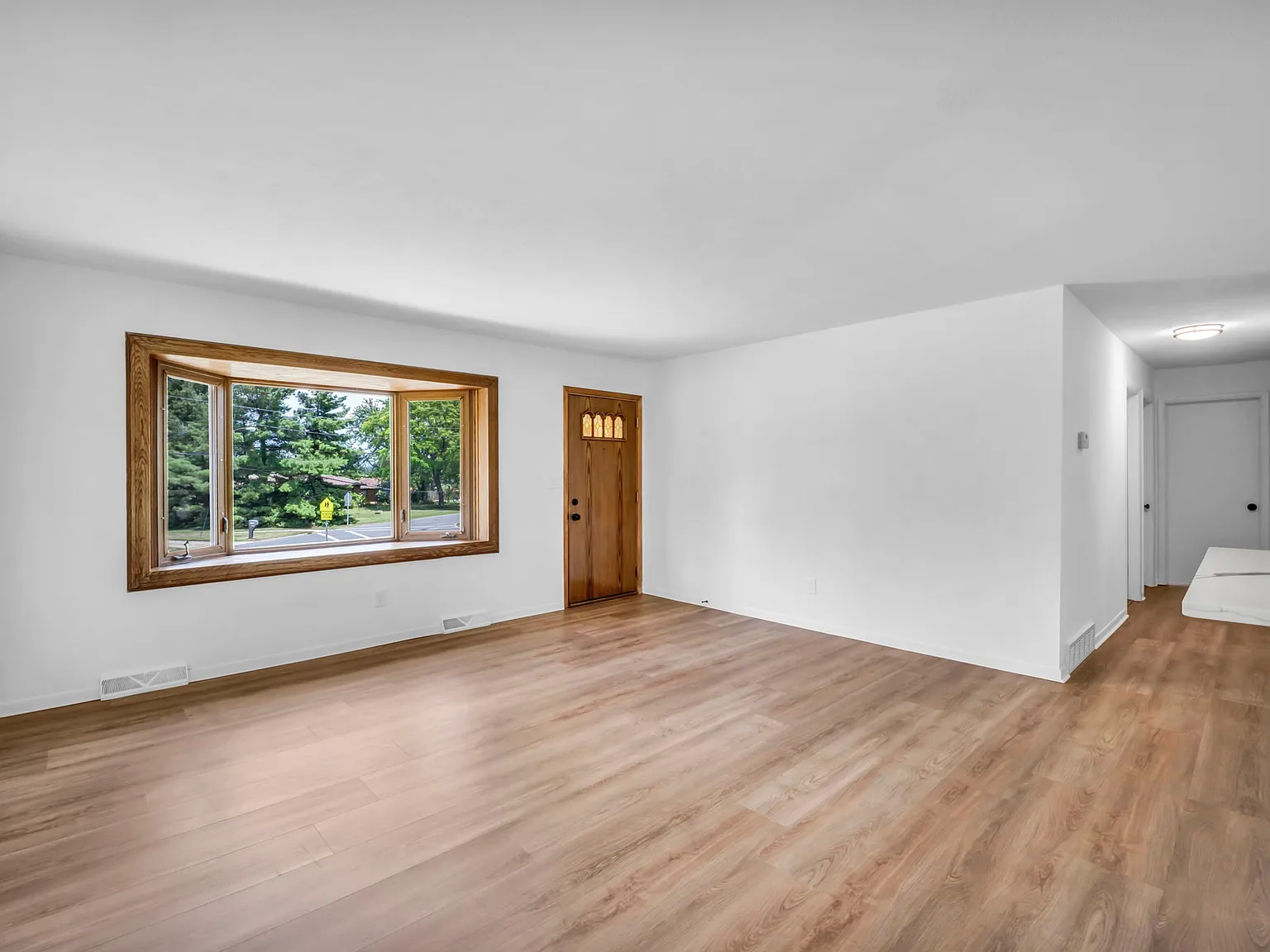 4 bed, 2211 sqft, $2,500 — Photo 3