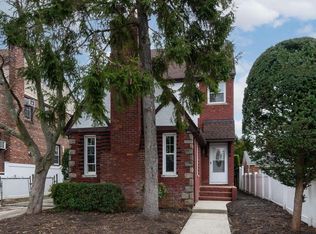 14 Dubonnet Rd, Valley Stream, NY 11581