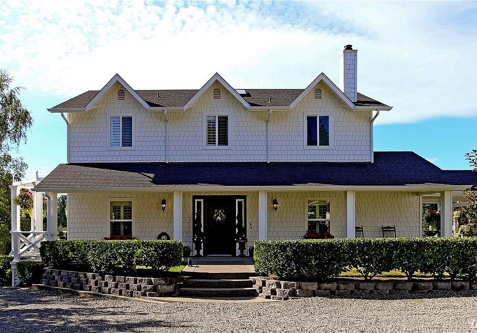 The property is gated and everything about it is geared for the equestrian lifestyle.