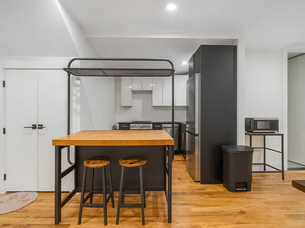 467 Grand Street image 3 of 9