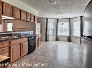 11 Pelican Shores Dr, Hampton, VA 23666