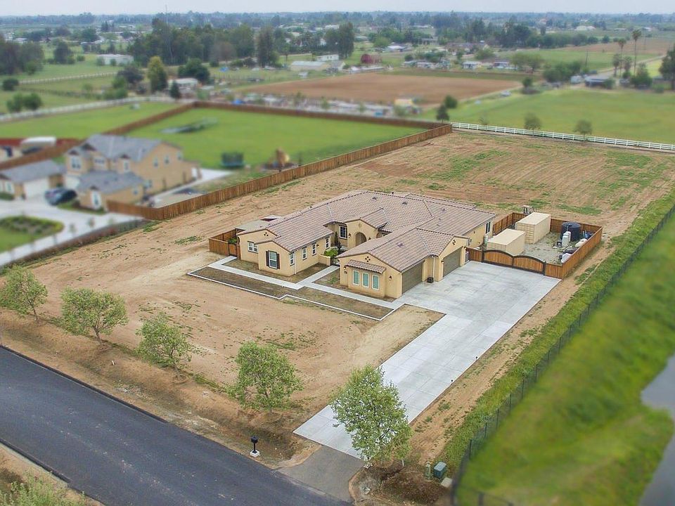 2nd image of 3767 N Mountain Hawk Ct
