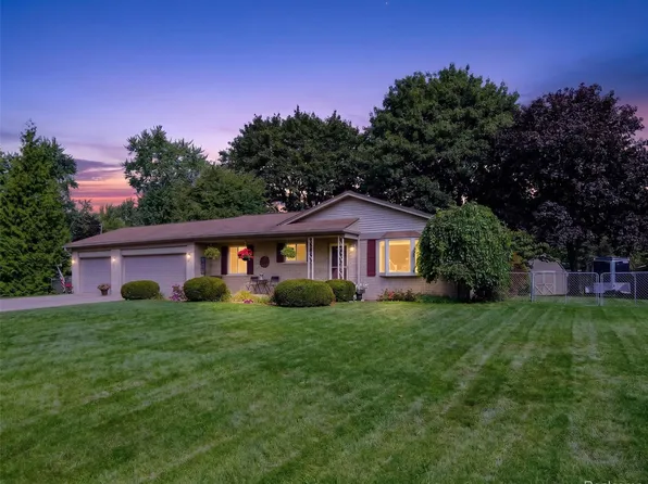 6282 Peach Dr, Clarkston MI