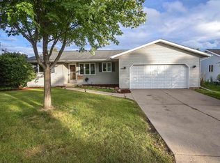 513 W Mohawk Trl, Deforest, WI 53532