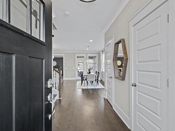 PHOTOS OF A SIMILAR HOME