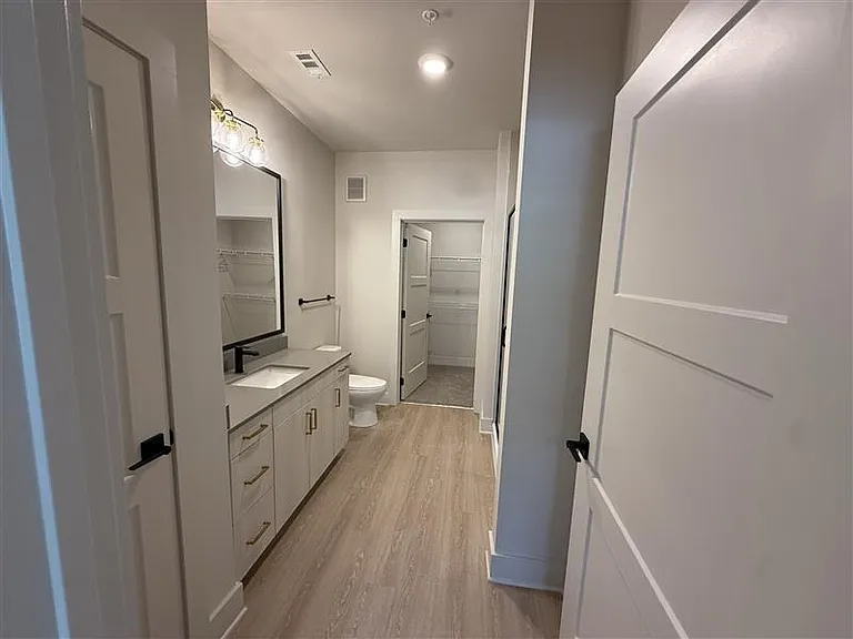 District on the Etowah Apartments — Photo 1217