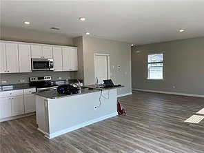 4 bed, 2.5 bath, 1822 sqft, $1,980 — Photo 4