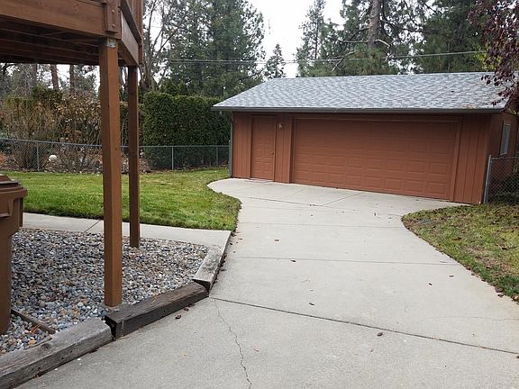2nd image of 1529 E 39th Ave