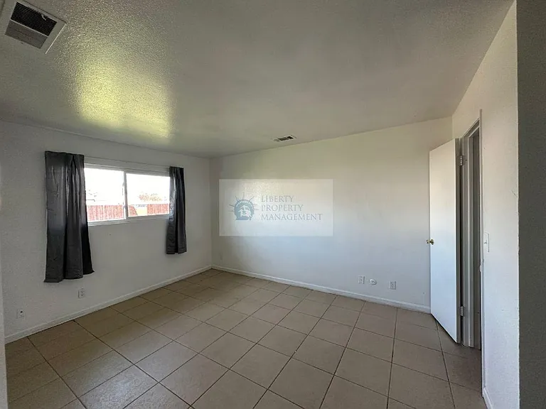 2446 Burlington Pl #2446 — Photo 5