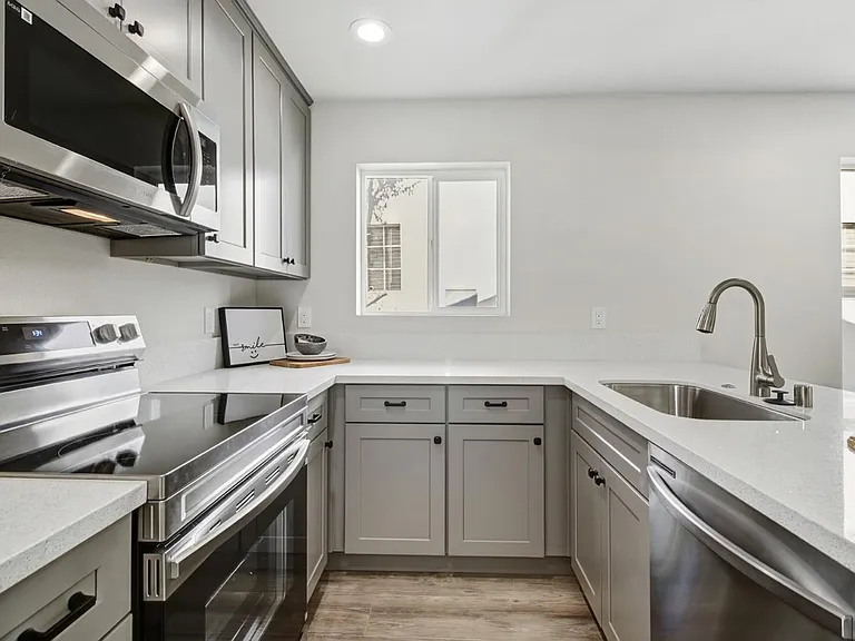3144 S St — Photo 11