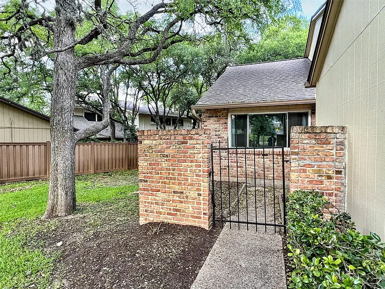 8305 Greenslope Dr — Photo 5