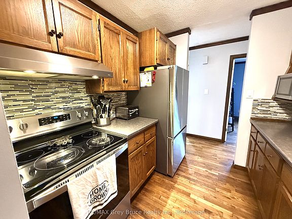 5th image of 840 4th St E