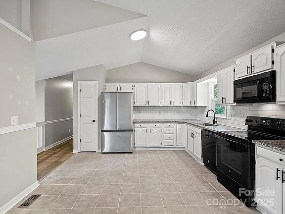 4th image of 3124 5th Street Pl NE