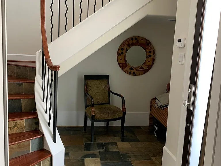 715 Reinicke St — Photo 29