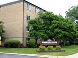 2424 E Oakton St APT 2C, Arlington Heights, IL 60004
