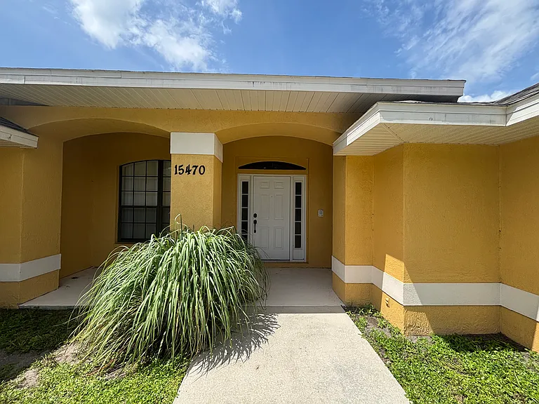 15470 Brainbridge Cir — Photo 2