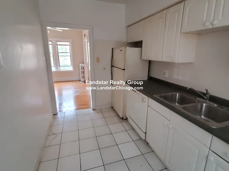 908 Reba Pl #2S — Photo 11